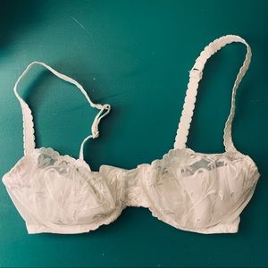 Victoria’s Secret white bra